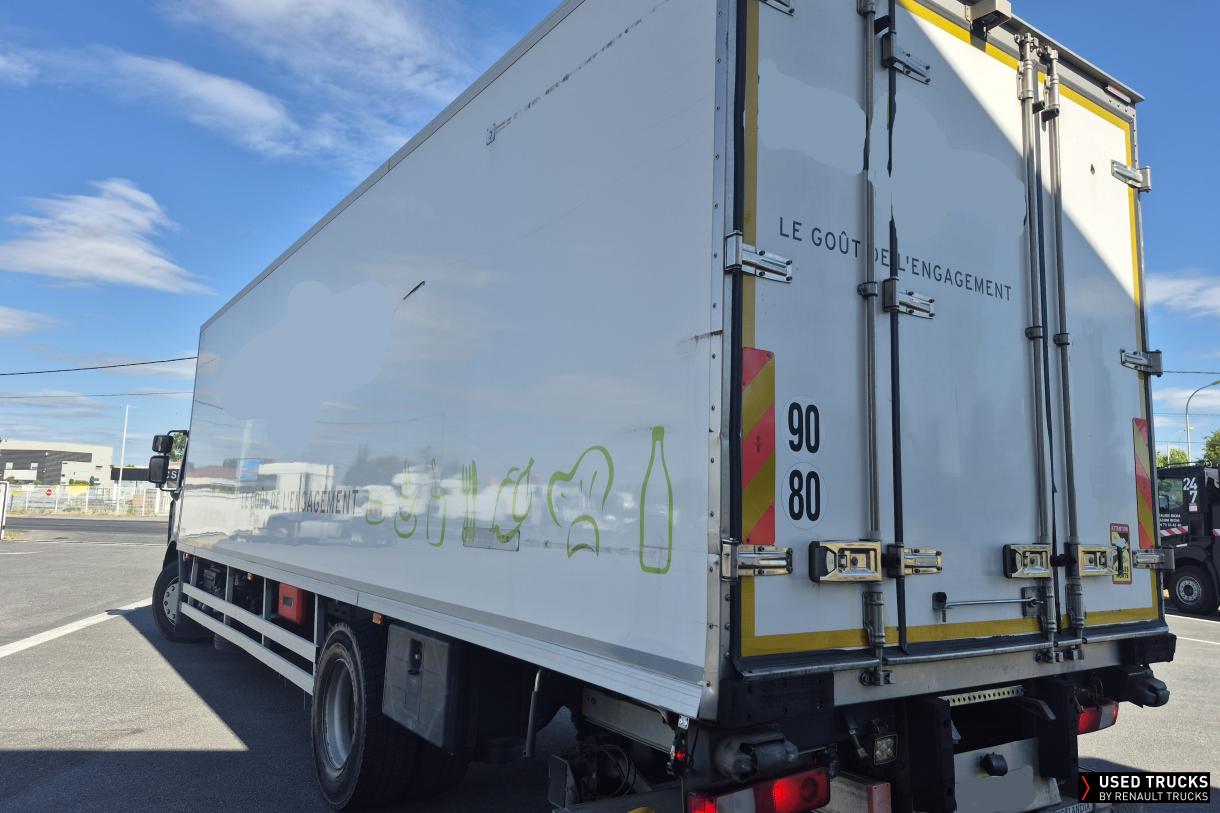 Renault Trucks D Wide 320