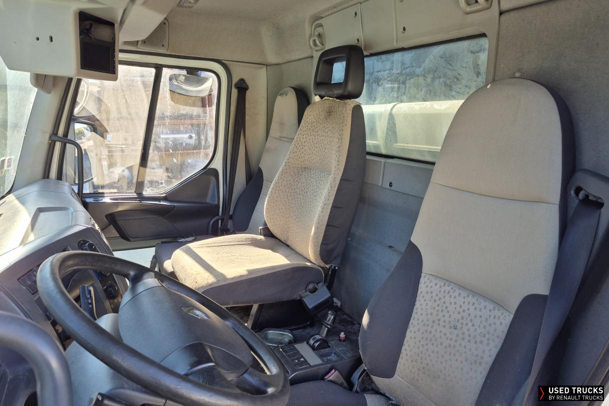Renault Trucks Premium Distribution 270