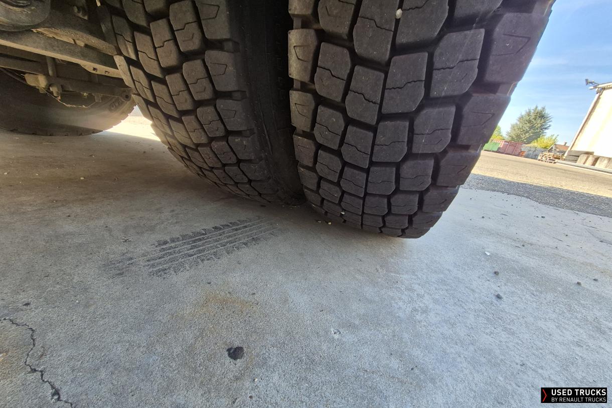 Renault Trucks Premium Distribution 270