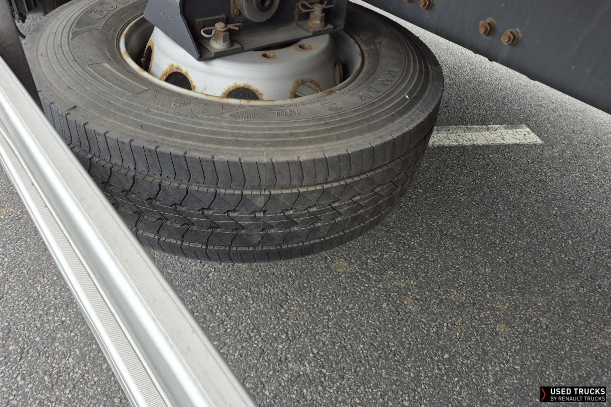 Renault Trucks D Wide 320