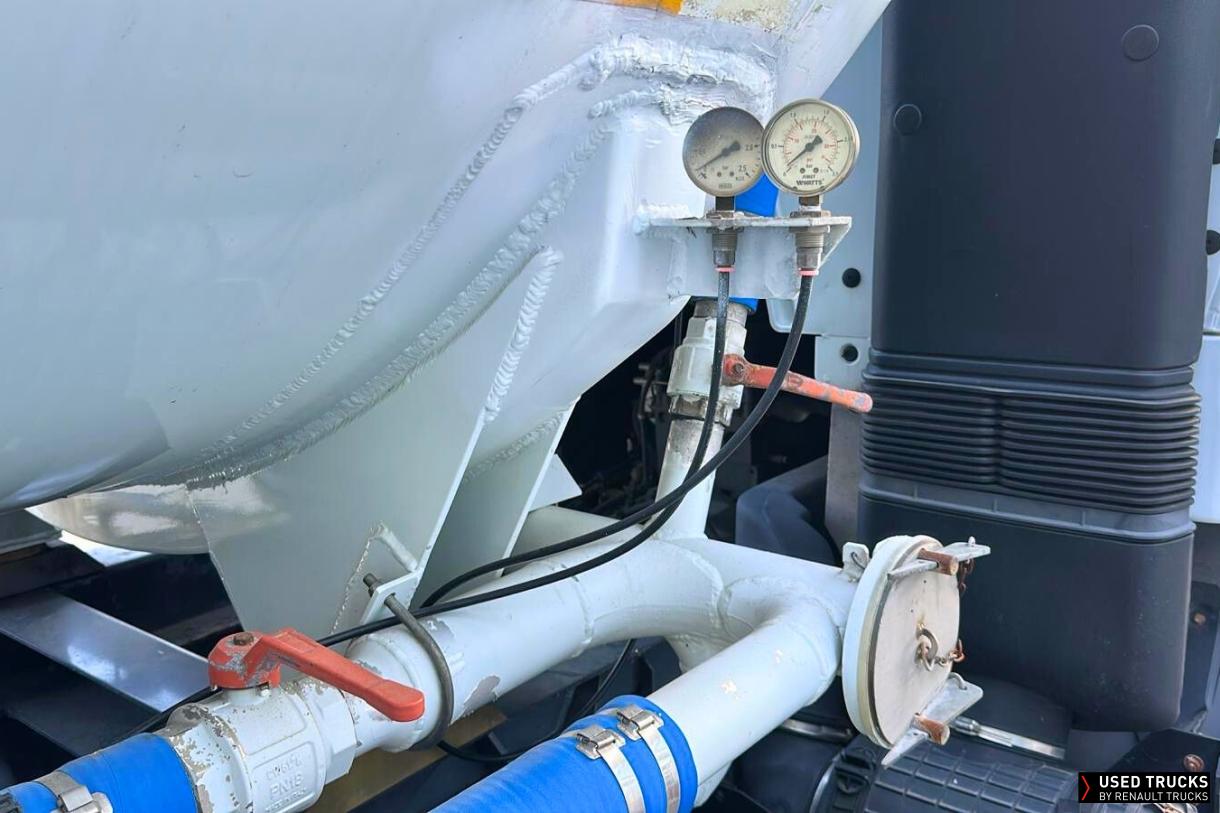 Renault Trucks Premium 360