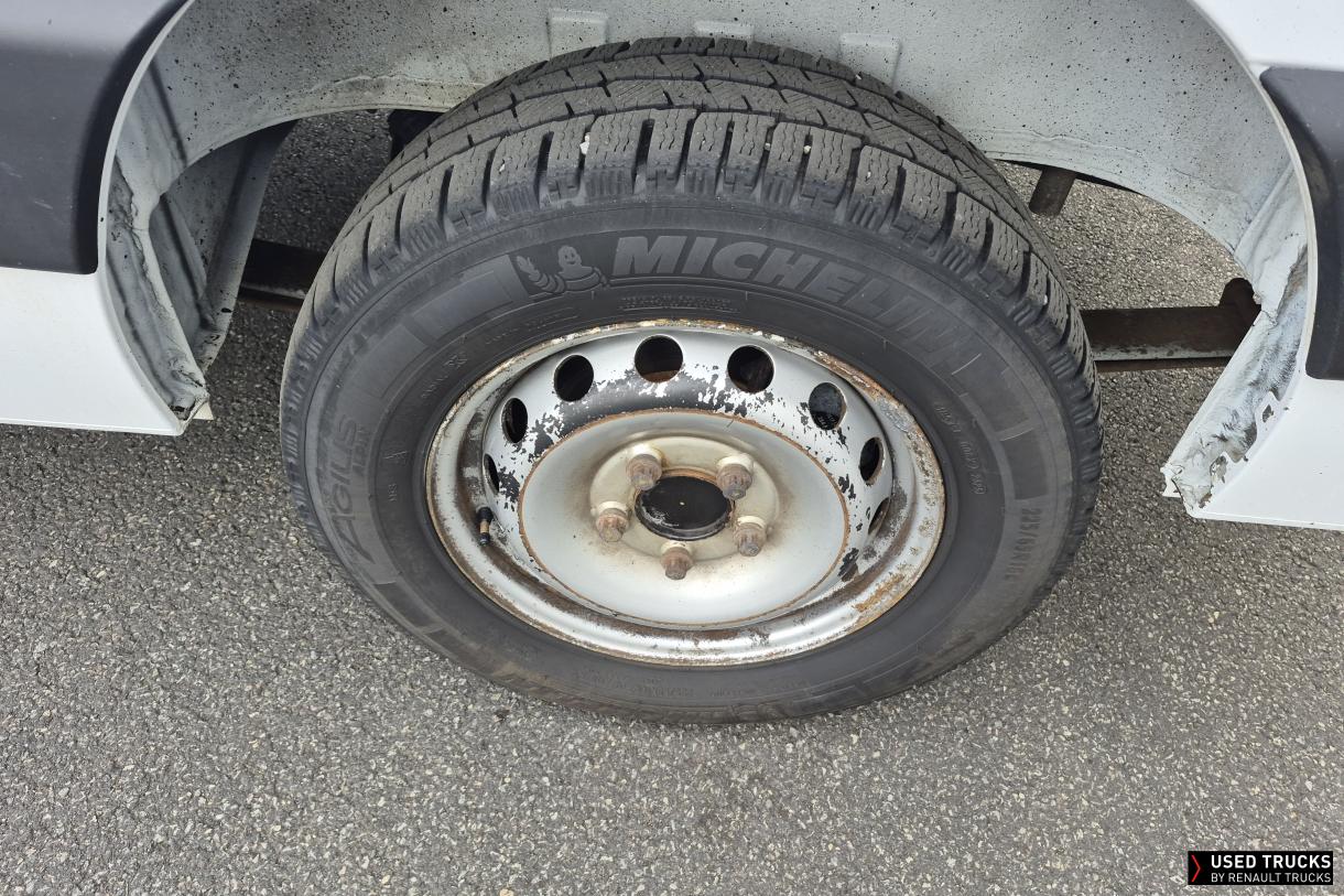 Renault Trucks Master 145