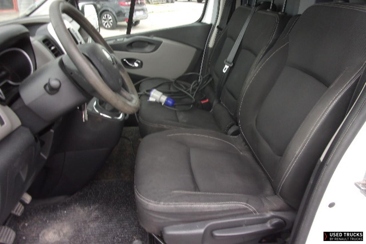 Renault Trucks Trafic 145