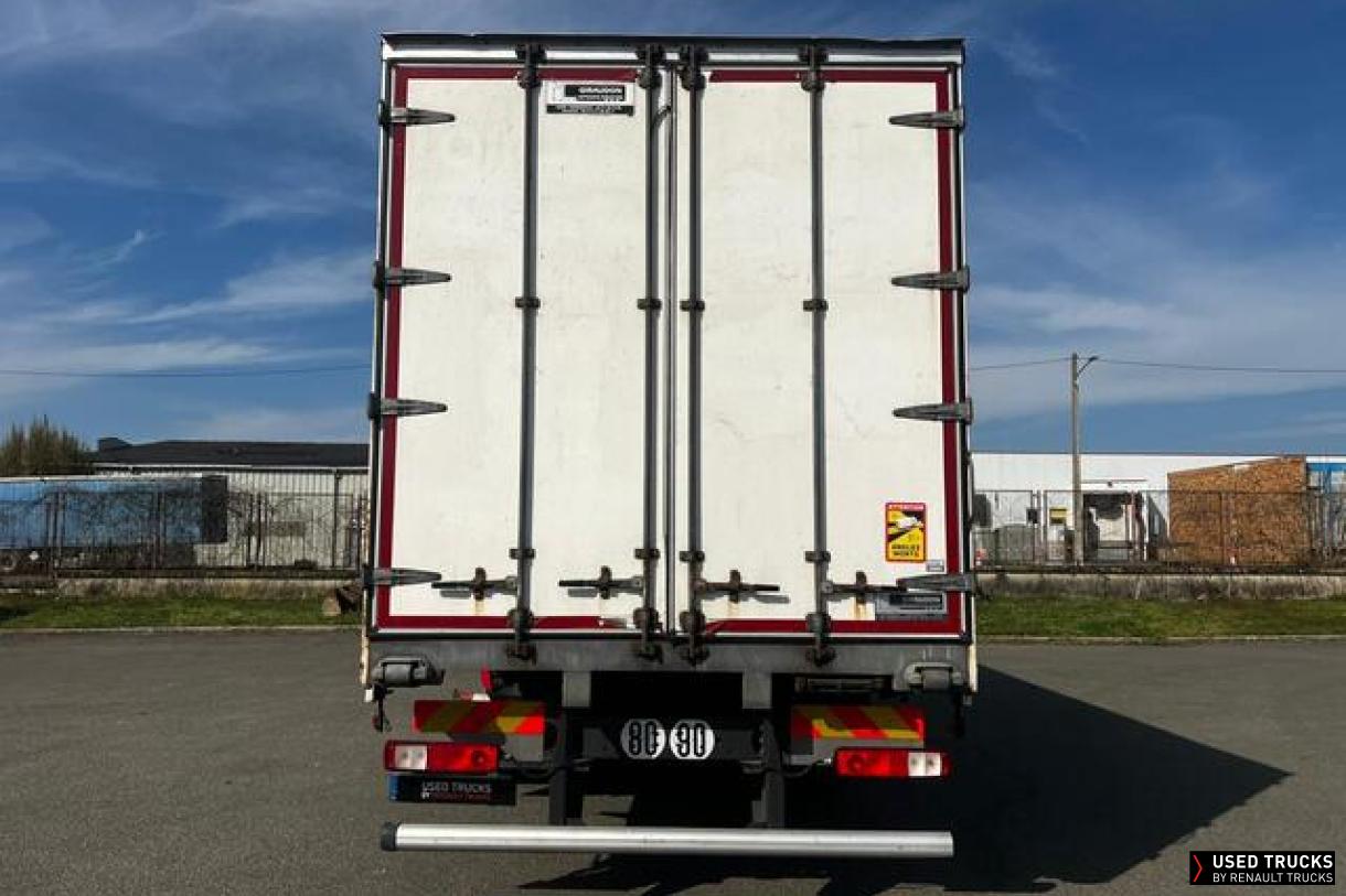 Renault Trucks D Wide 320