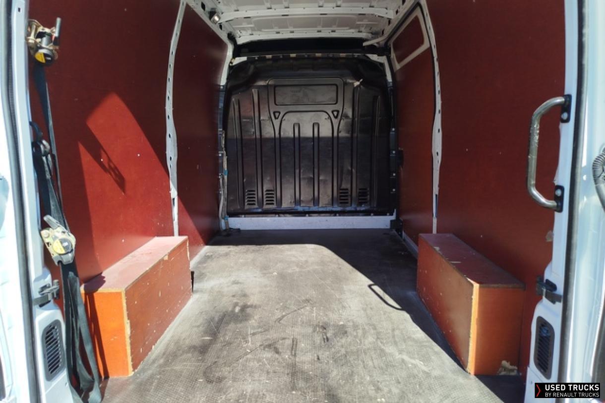 Renault Trucks Master 76