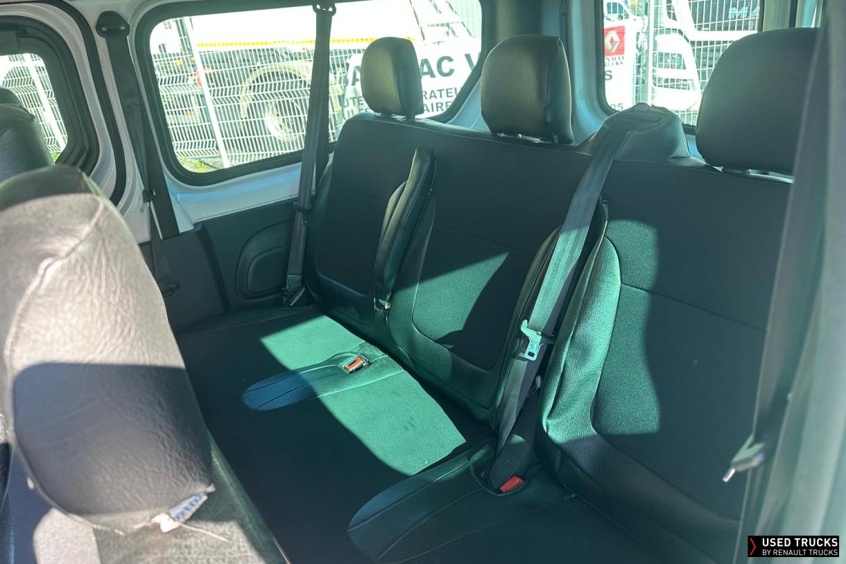 Nissan NV300 125