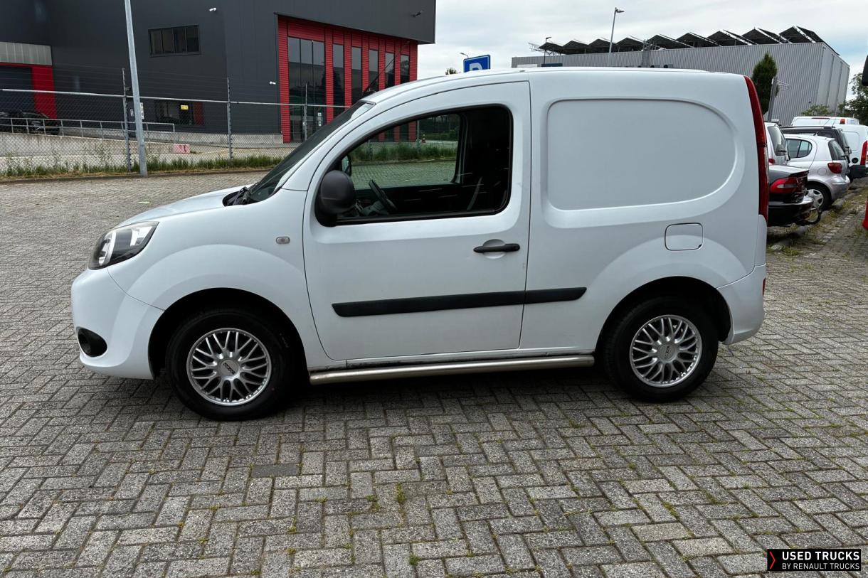 Renault Trucks Kangoo 75