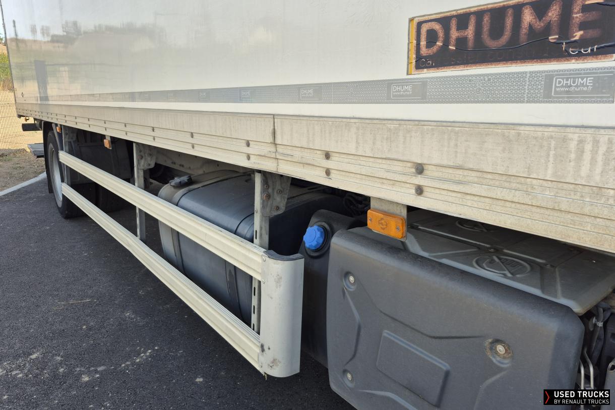 Renault Trucks D Wide 320