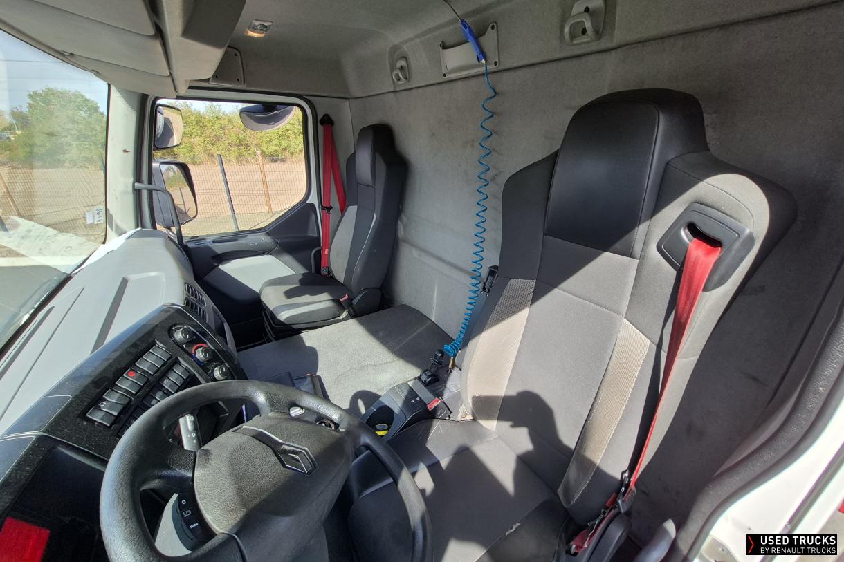 Renault Trucks D Wide 320