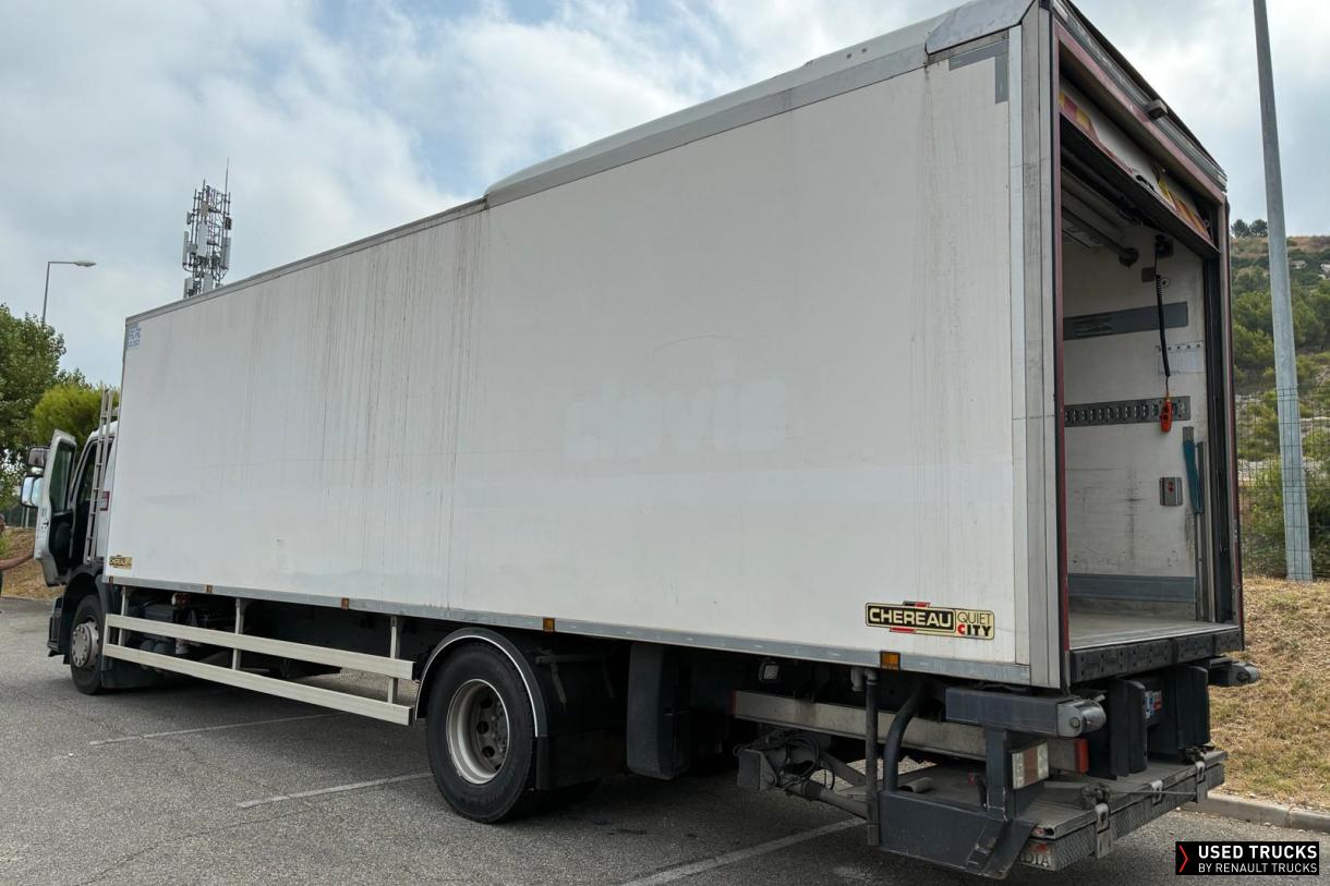 Renault Trucks D Wide 320